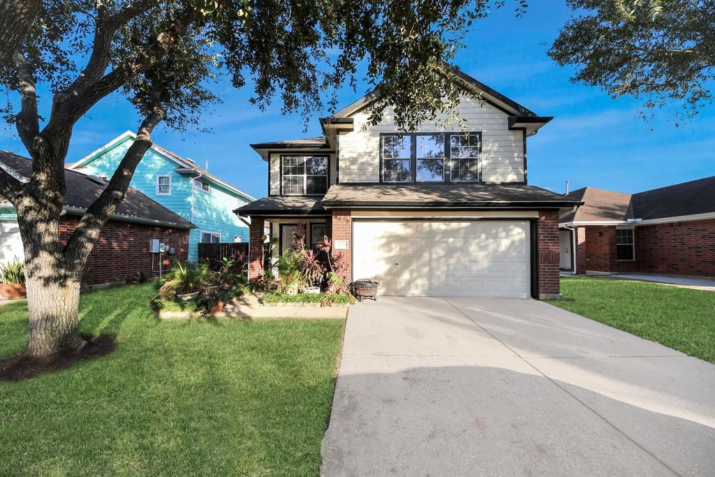 Photo of 13019 Lindenloch Lane, Houston, TX 77085 (MLS # 14035238)