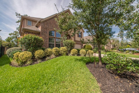 Photo of 31 Whispering Thicket Place, The Woodlands, TX 77375 (MLS # 69624434)