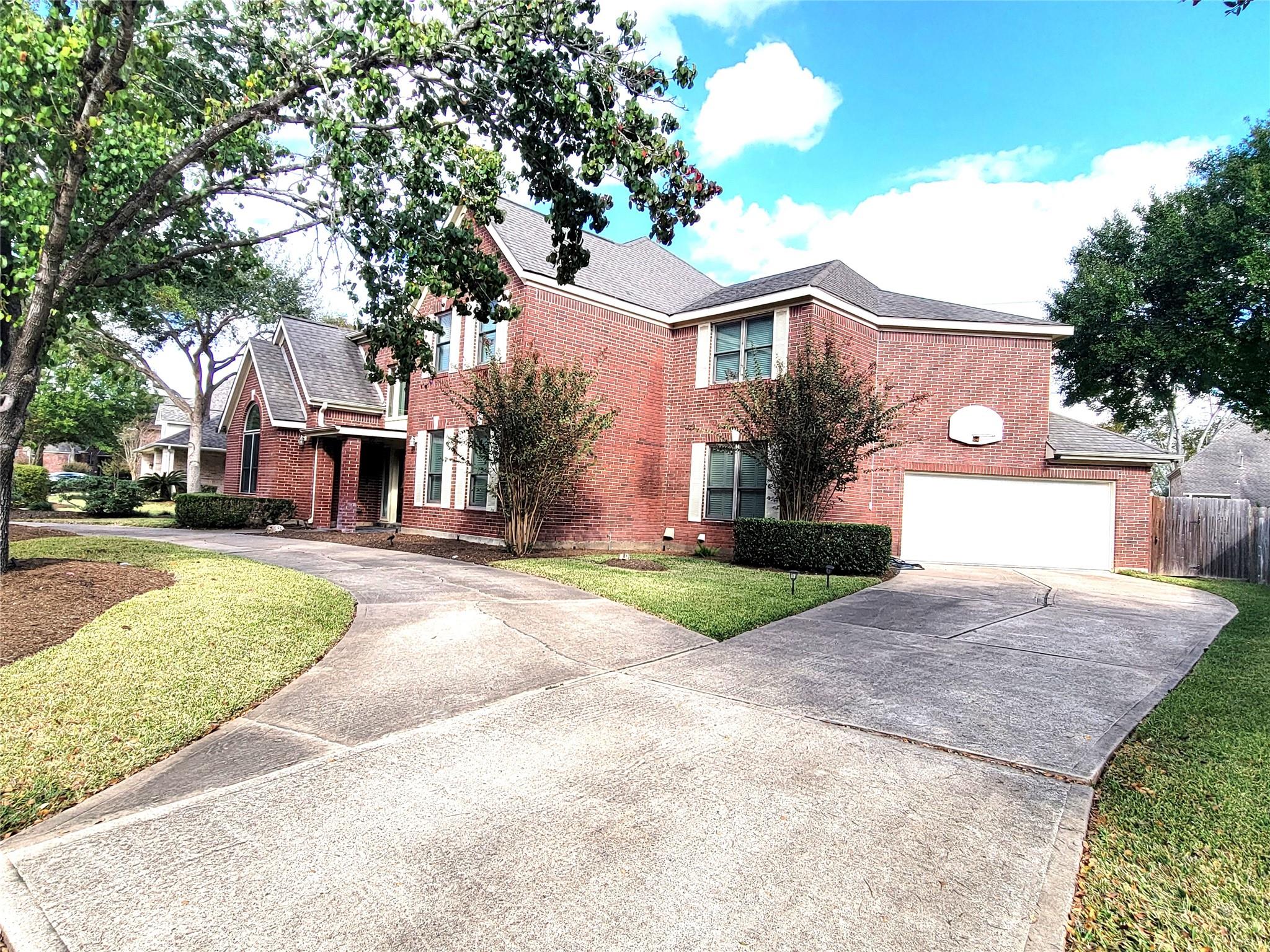 2214 Old South Drive