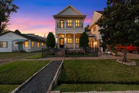 Homes For Sale - 813 Ashland Street<br/> Houston, TX 77007