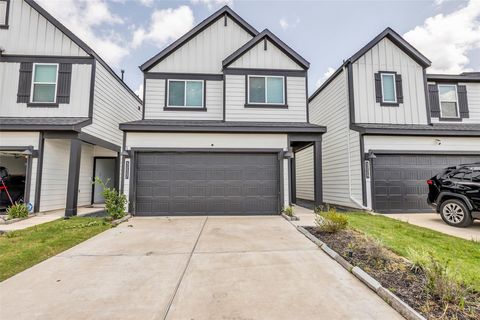 Photo of 3227 Creston Gate Drive, Houston, TX 77047 (MLS # 35006117)