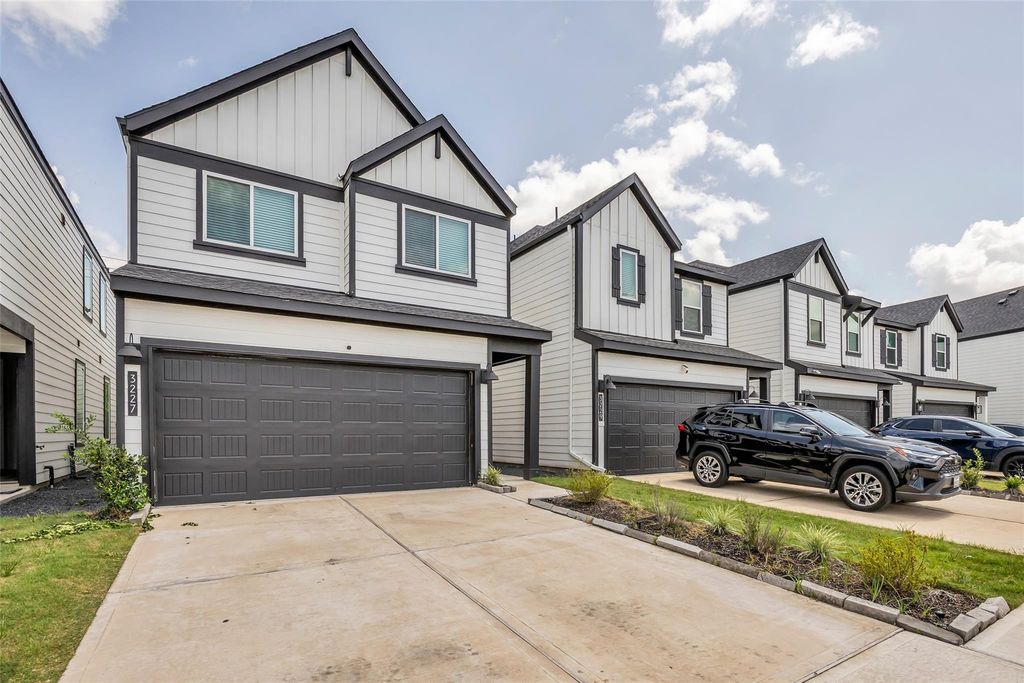 Photo of 3227 Creston Gate Drive, Houston, TX 77047 (MLS # 35006117)