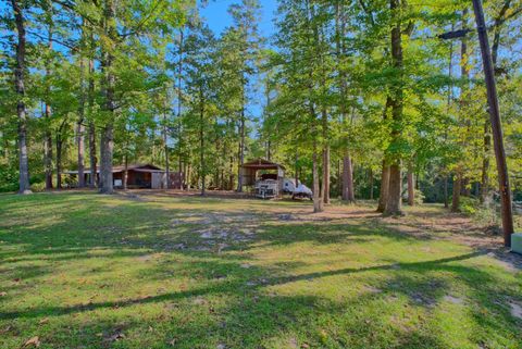 Photo of 90 W Easy Street, Burkeville, TX 75932 (MLS # 25174925) Photo of 90 W Easy Street, Burkeville, TX 75932 (MLS # 25174925)
