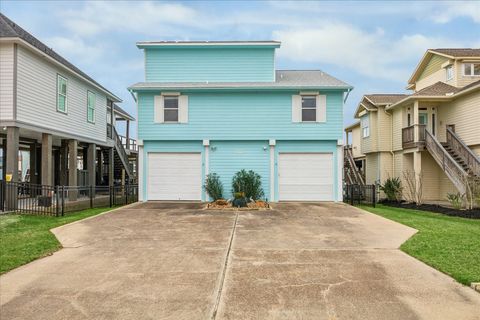 Photo of 1815 Tiki Drive, Tiki Island, TX 77554 (MLS # 40755343)