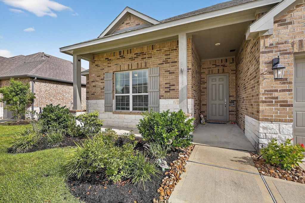 Photo of 31810 Casa Linda Drive, Hockley, TX 77447 (MLS # 10703187)