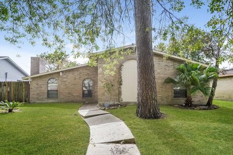Photo of 14606 Leacrest Drive, Houston, TX 77049 (MLS # 32256231)