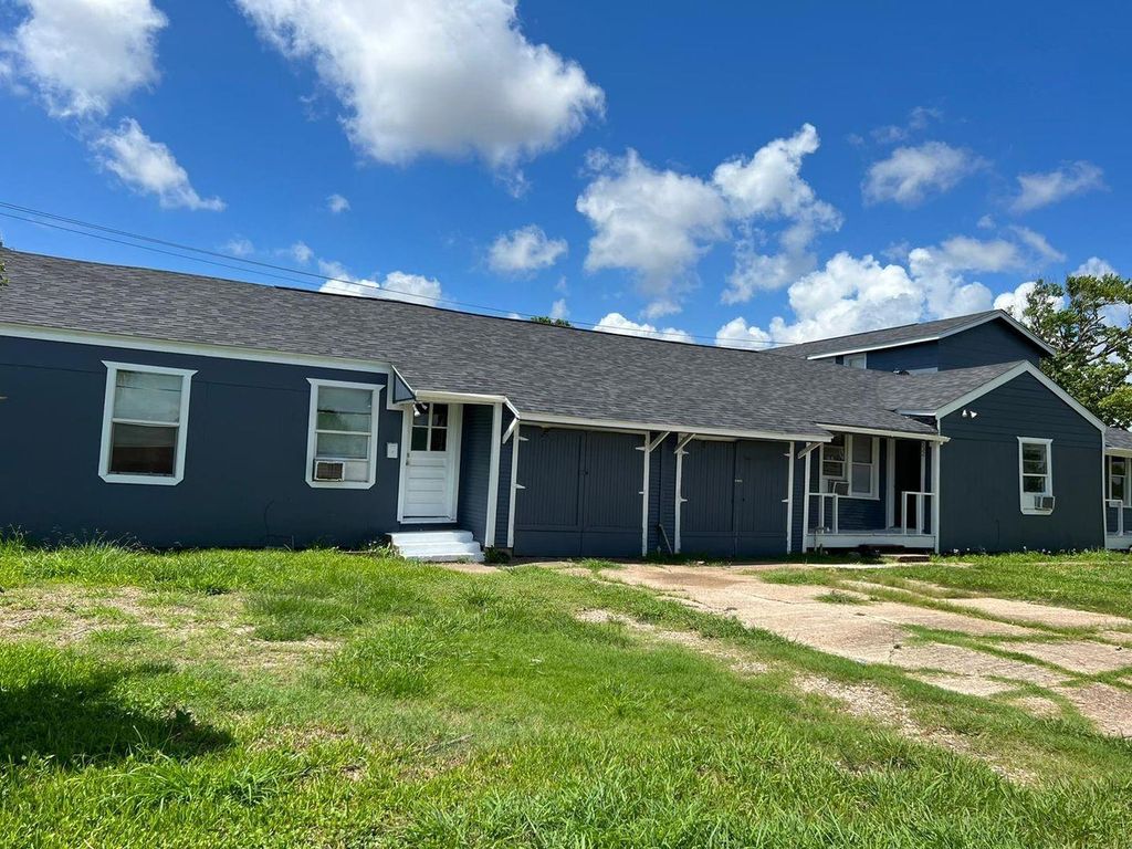 Photo of 531 E 8th Street, Freeport, TX 77541 (MLS # 19710836)