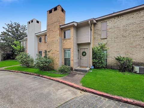 Photo of 1620 Wellington Place Pl #303, Beaumont, TX 77706 (MLS # 80940902)