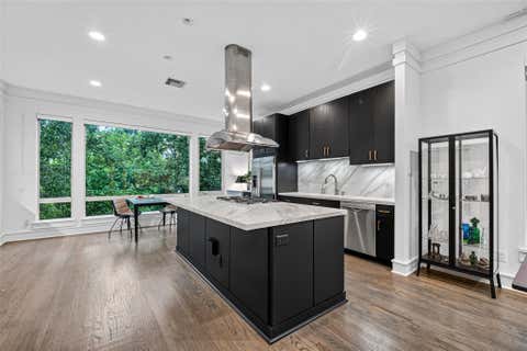 Photo of 1201 Peveto Street, Houston, TX 77019 (MLS # 95737869)