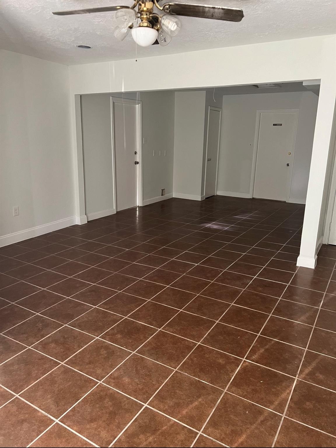 2207 Strawberry Road