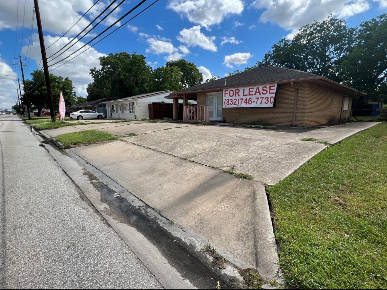 2207 Strawberry Road