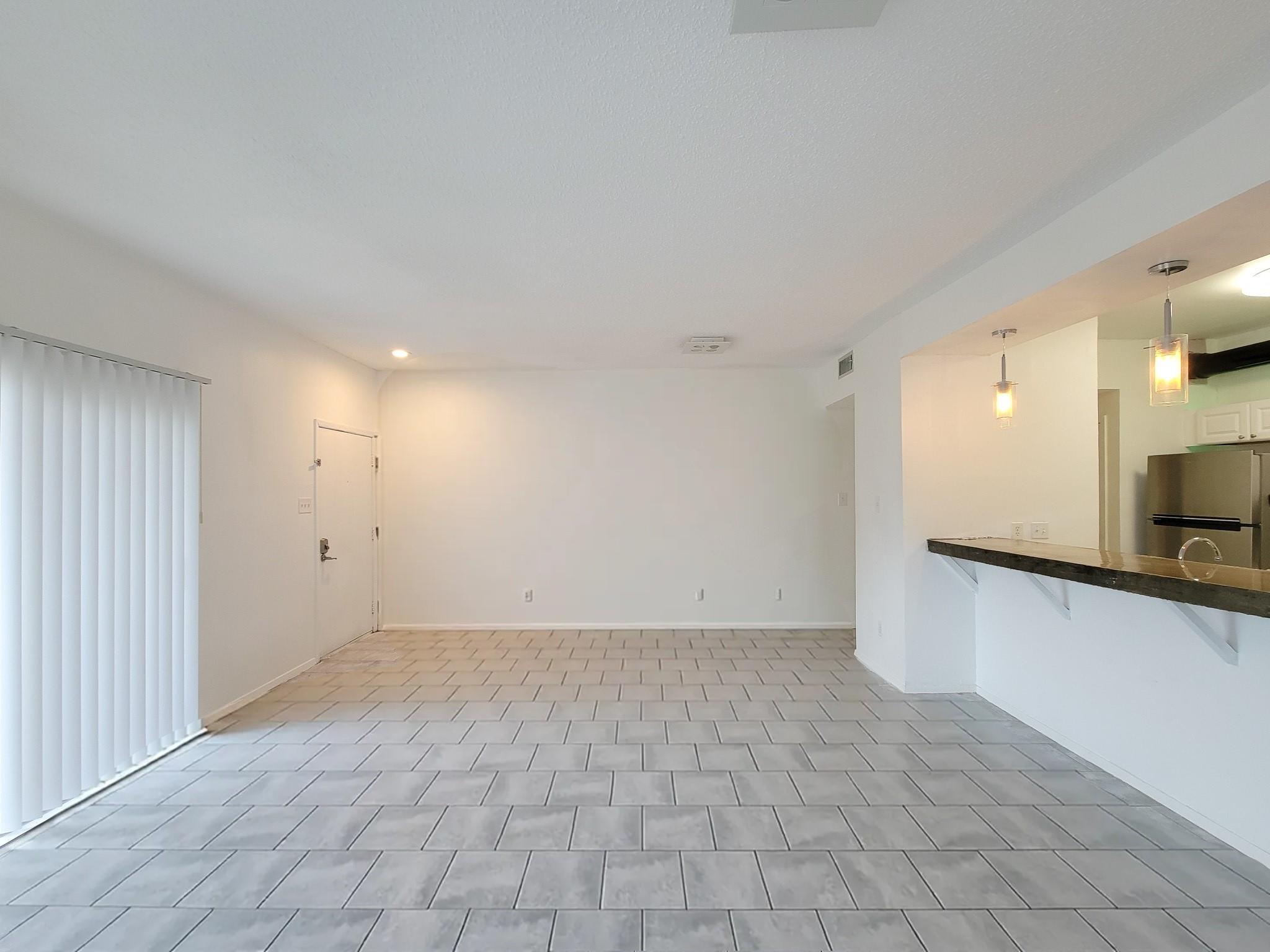 7119 N Holiday Drive
