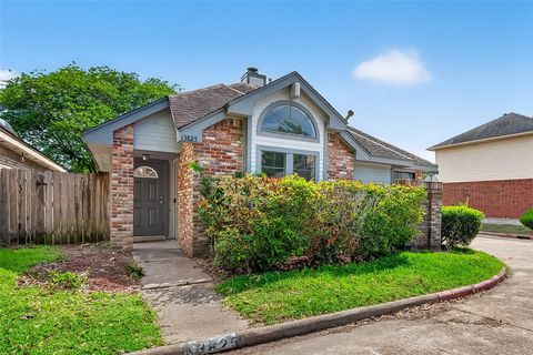 Photo of 13825 Purplemartin Street, Houston, TX 77083 (MLS # 56077334)