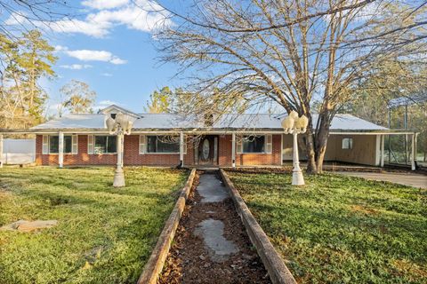 Photo of 631 Fm 253 Road, Buna, TX 77612 (MLS # 7646313)