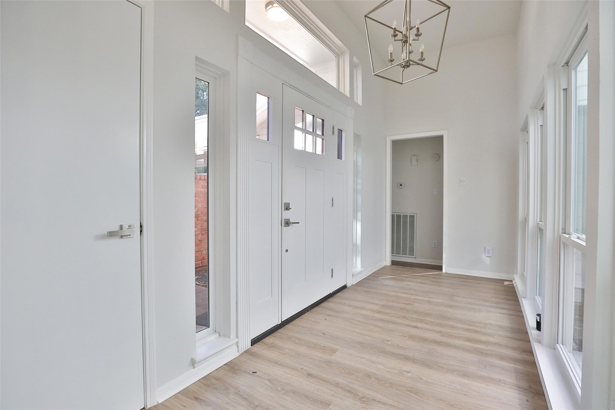 810 Palm Grove Circle