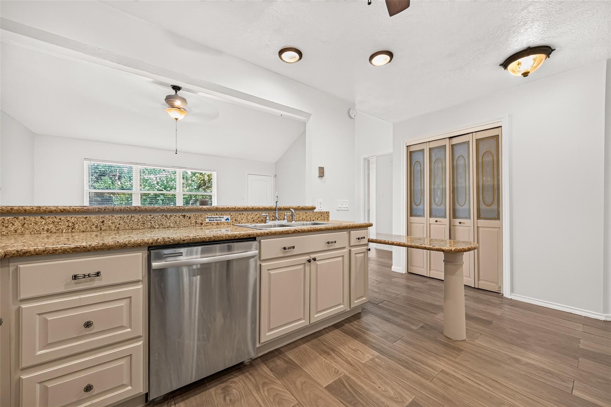 1002 Kenforest Drive