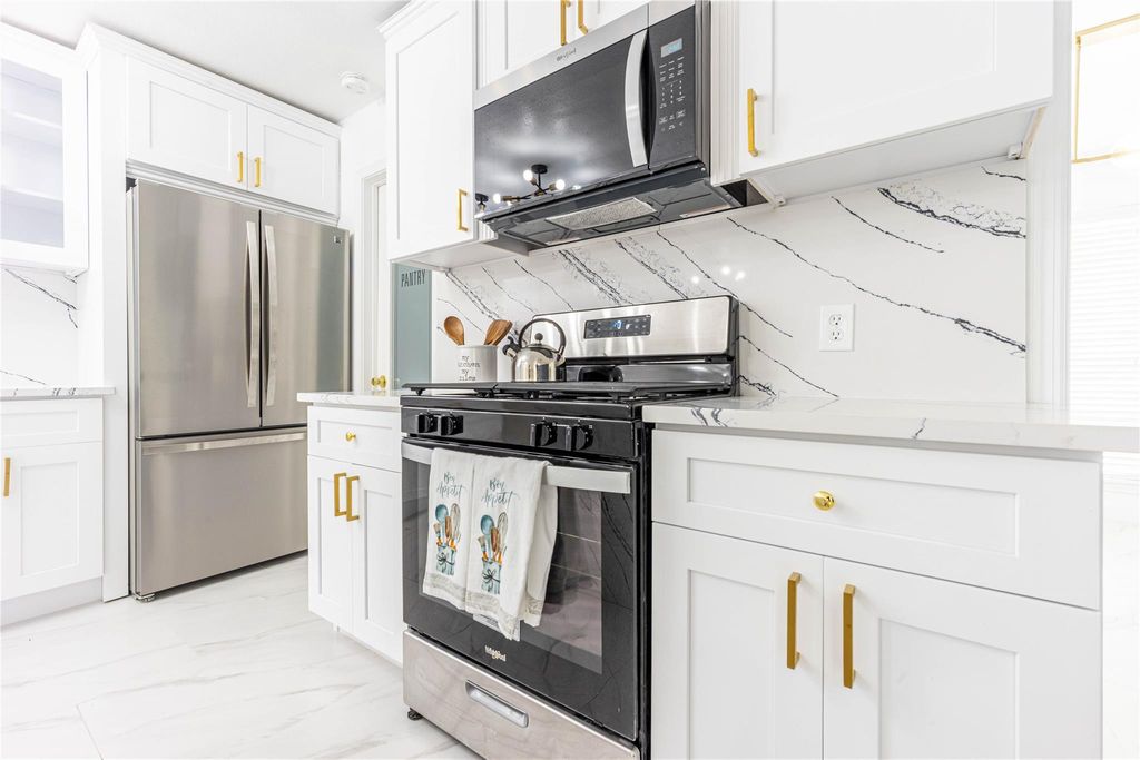 Photo of 15802 Edenvale Street, Friendswood, TX 77546 (MLS # 66378377)