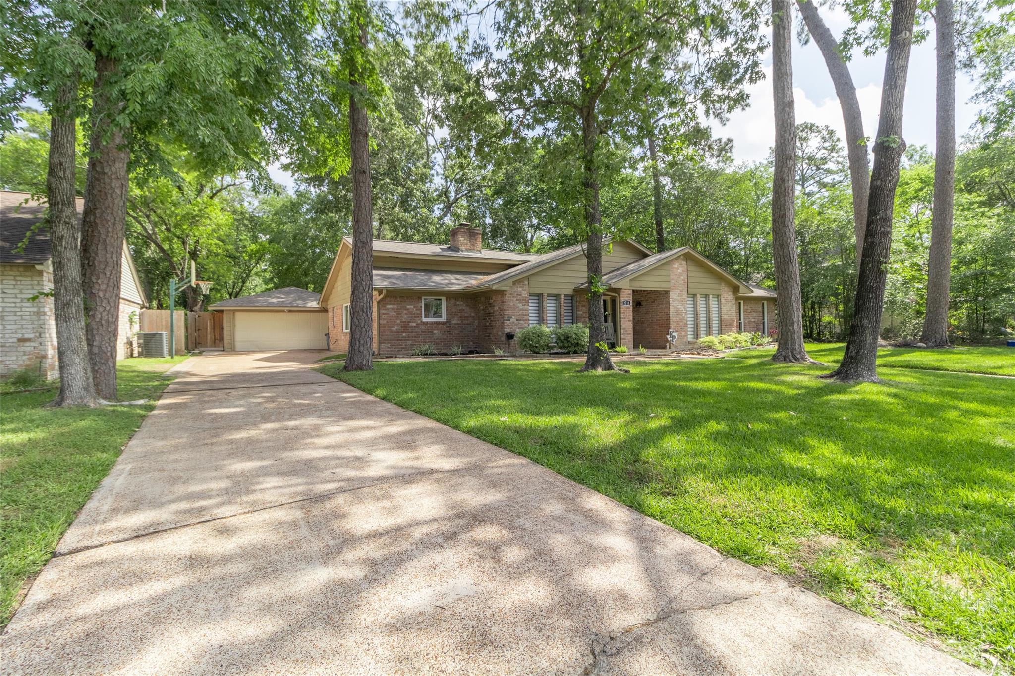 2211 River Falls Drive