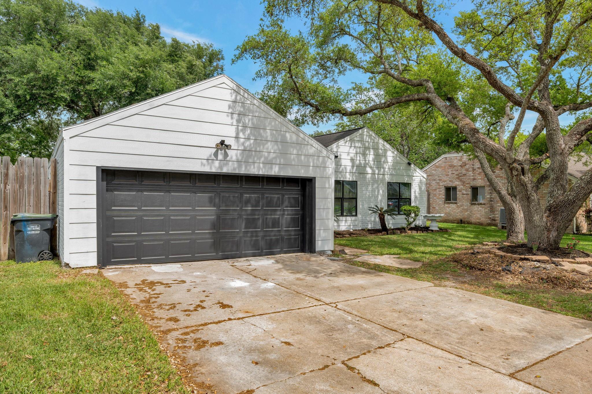 1615 Sleepy Hollow Drive