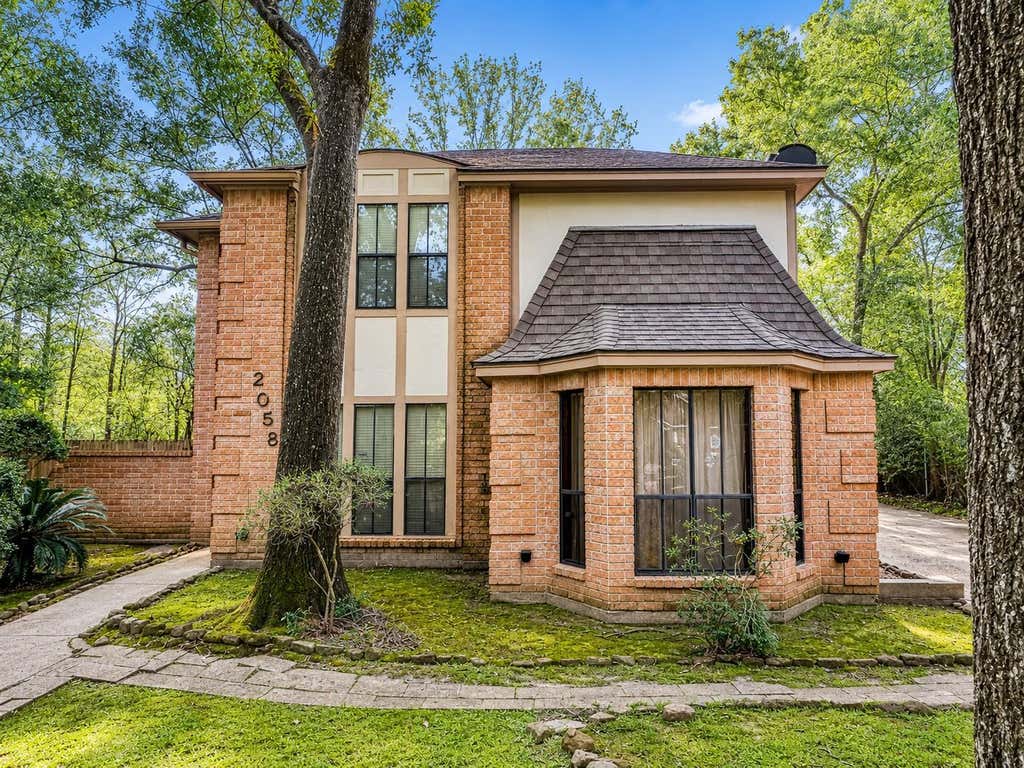 Photo of 2058 Parkdale Drive, Houston, TX 77339 (MLS # 33877150)