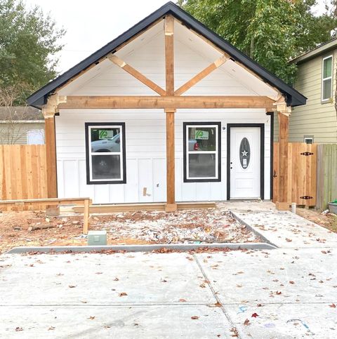 Photo of 16741 E Hammon Street, Montgomery, TX 77316 (MLS # 56375974)