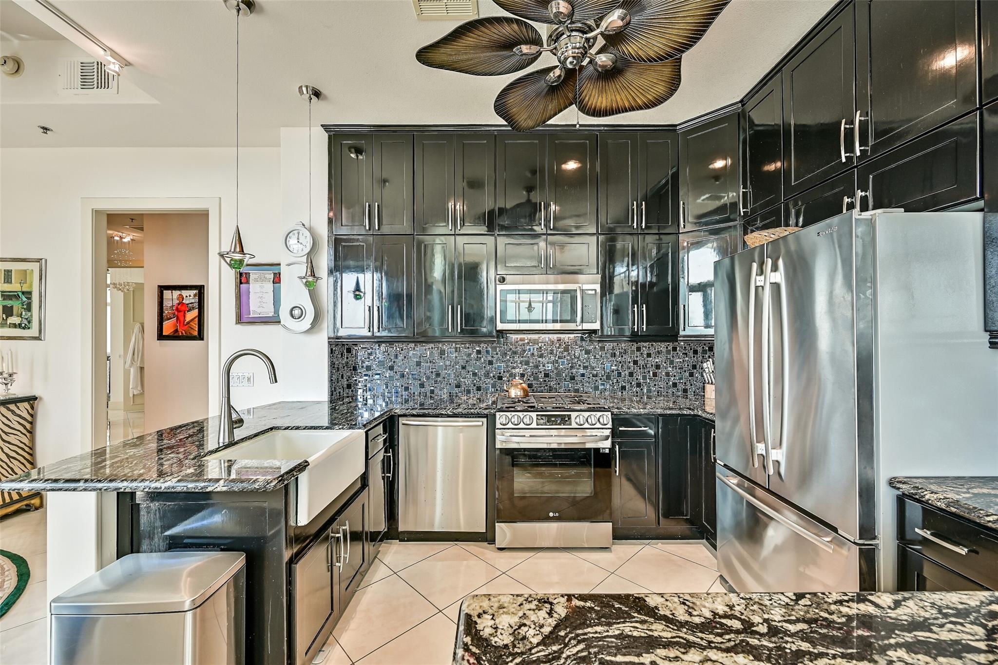 Galveston, Texas, 77550, United States, 3 Bedrooms Bedrooms, ,4 BathroomsBathrooms,Residential,Active,2035562