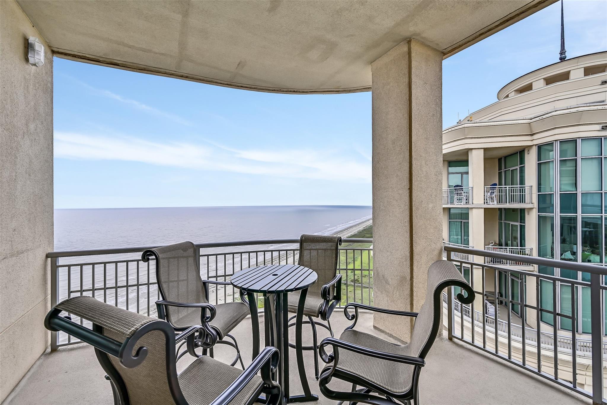 Galveston, Texas, 77550, United States, 3 Bedrooms Bedrooms, ,4 BathroomsBathrooms,Residential,Active,2035562
