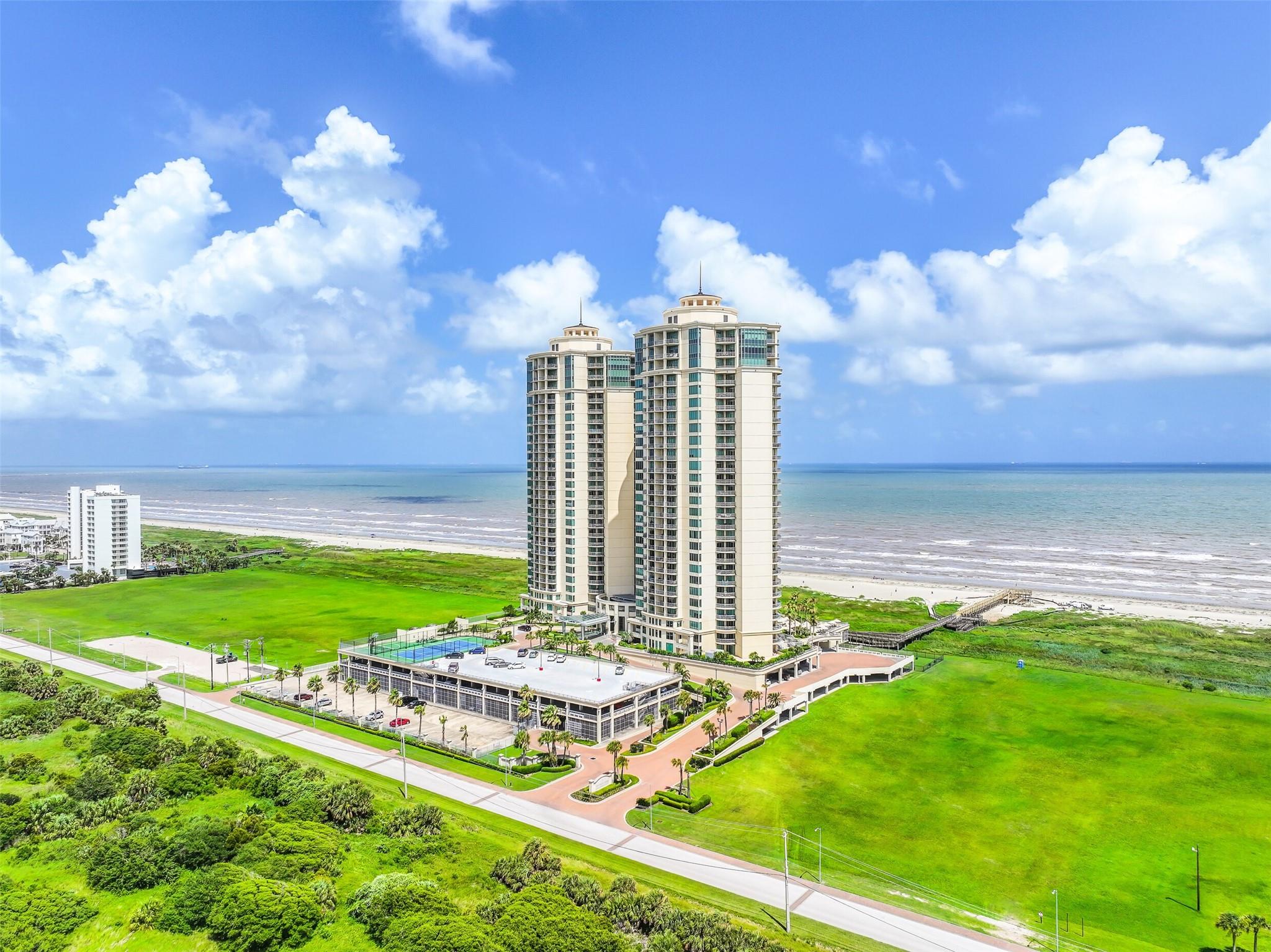 Galveston, Texas, 77550, United States, 3 Bedrooms Bedrooms, ,4 BathroomsBathrooms,Residential,Active,2035562