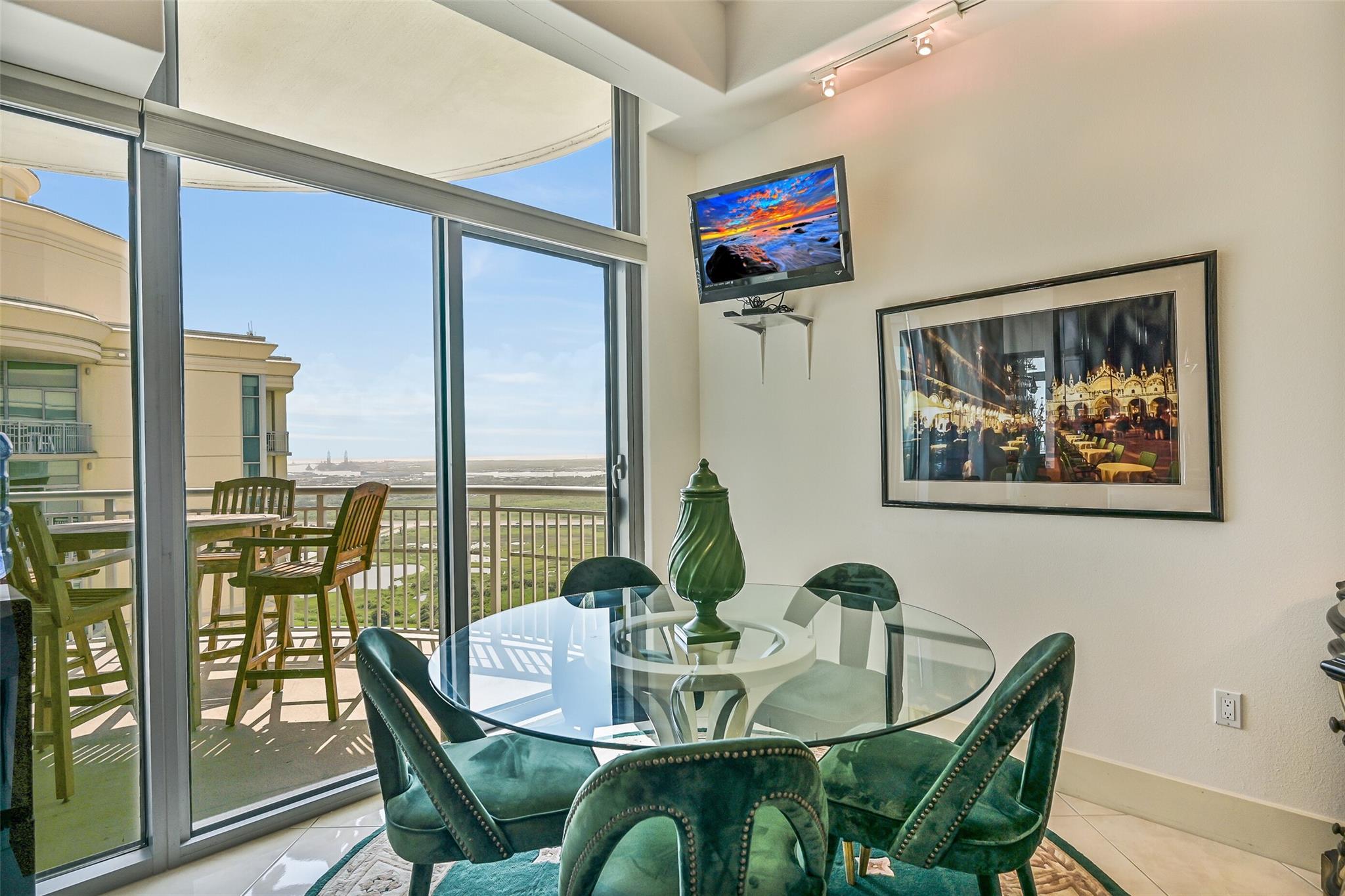 Galveston, Texas, 77550, United States, 3 Bedrooms Bedrooms, ,4 BathroomsBathrooms,Residential,Active,2035562