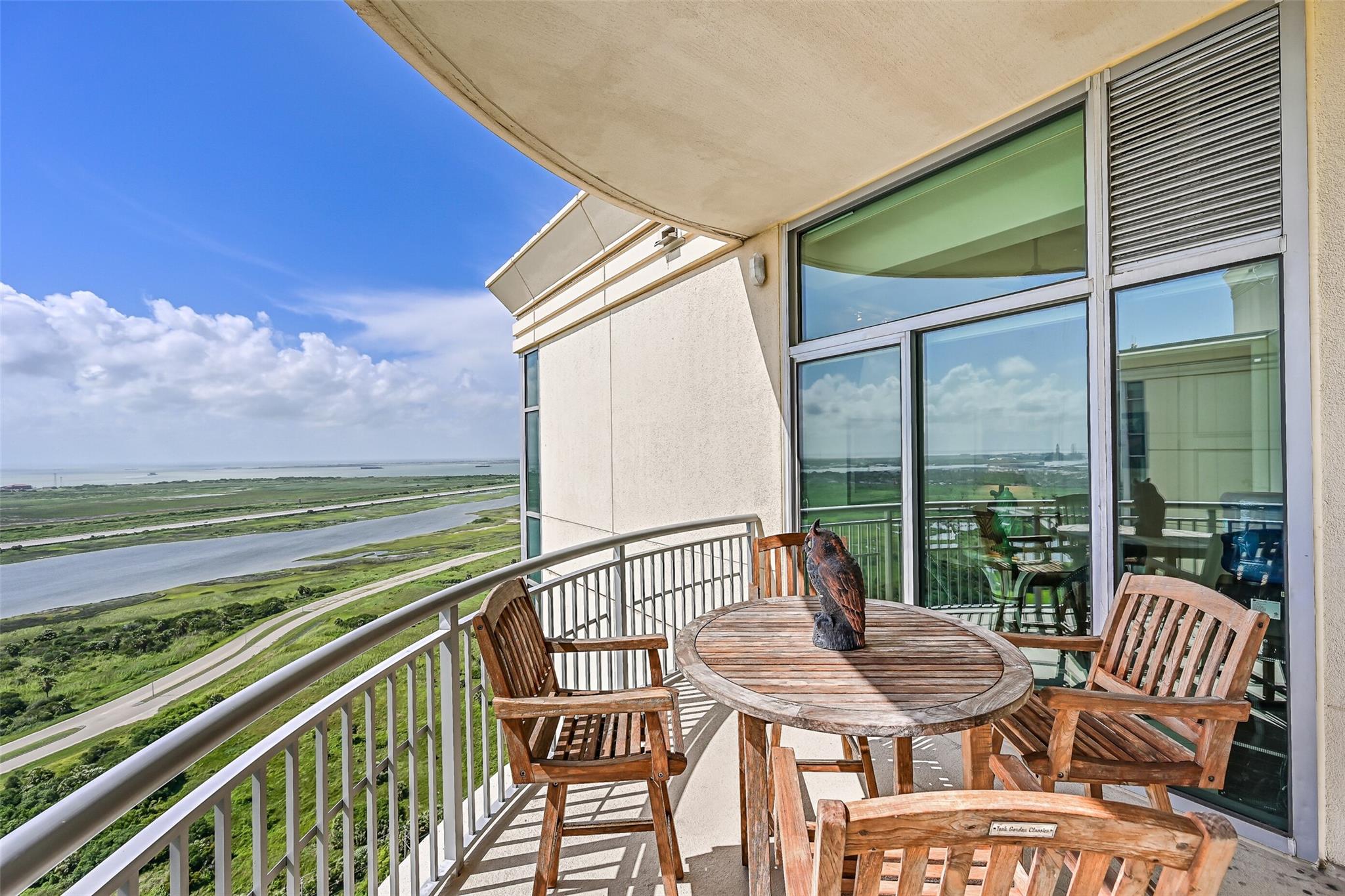 Galveston, Texas, 77550, United States, 3 Bedrooms Bedrooms, ,4 BathroomsBathrooms,Residential,Active,2035562