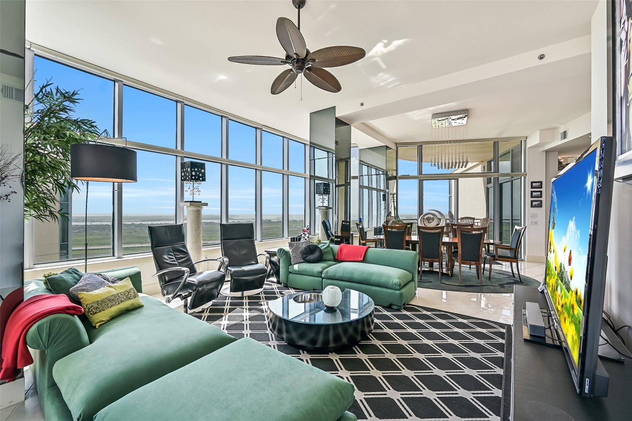 Galveston, Texas, 77550, United States, 3 Bedrooms Bedrooms, ,4 BathroomsBathrooms,Residential,Active,2035562