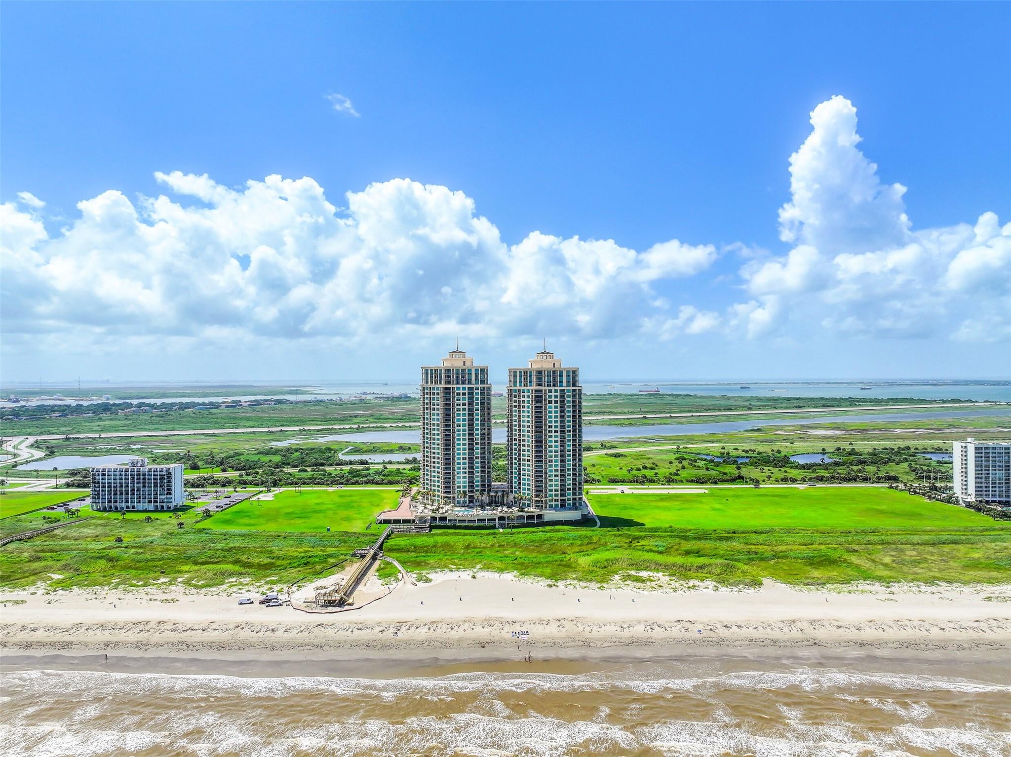 Galveston, Texas, 77550, United States, 3 Bedrooms Bedrooms, ,4 BathroomsBathrooms,Residential,Active,2035562