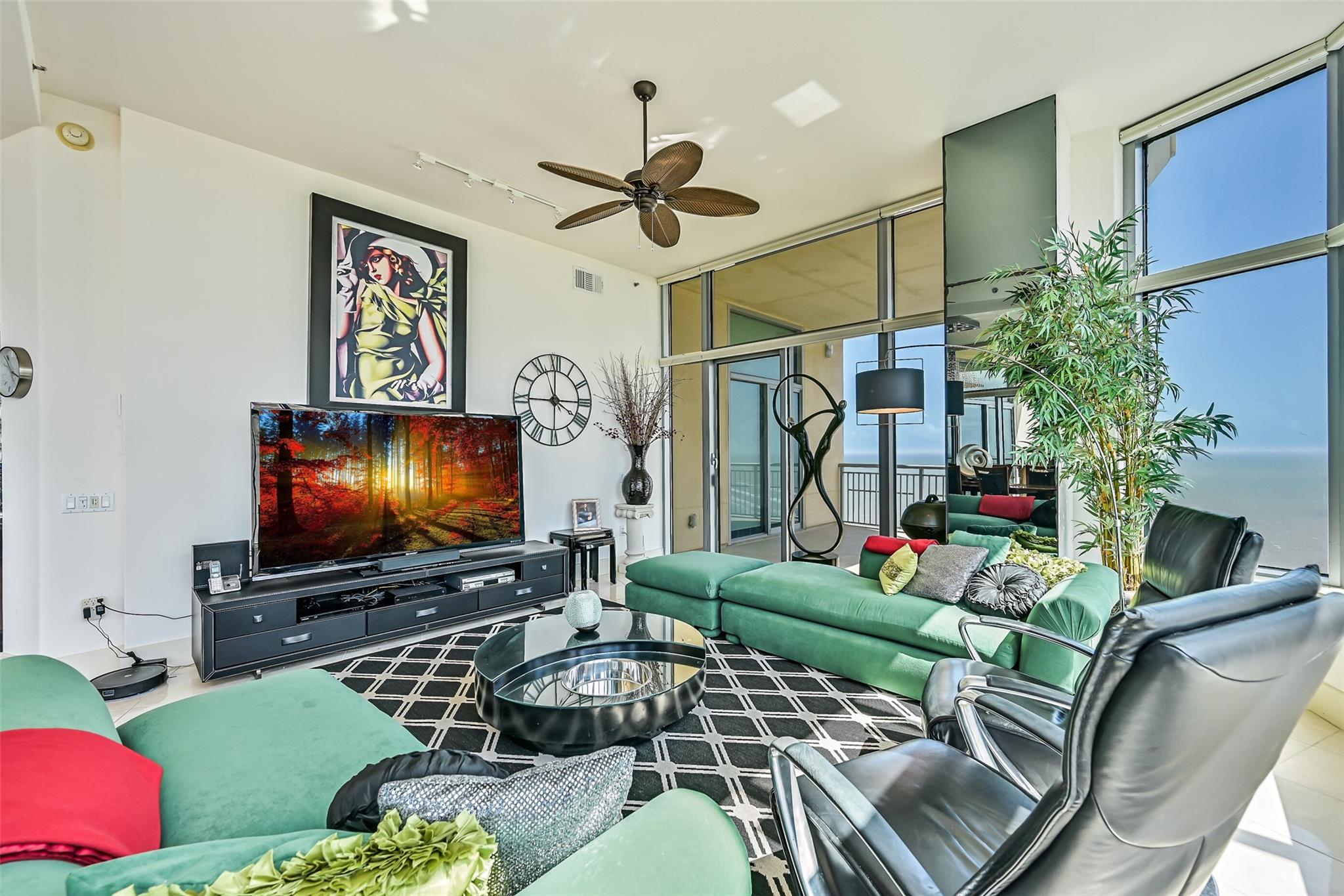 Galveston, Texas, 77550, United States, 3 Bedrooms Bedrooms, ,4 BathroomsBathrooms,Residential,Active,2035562