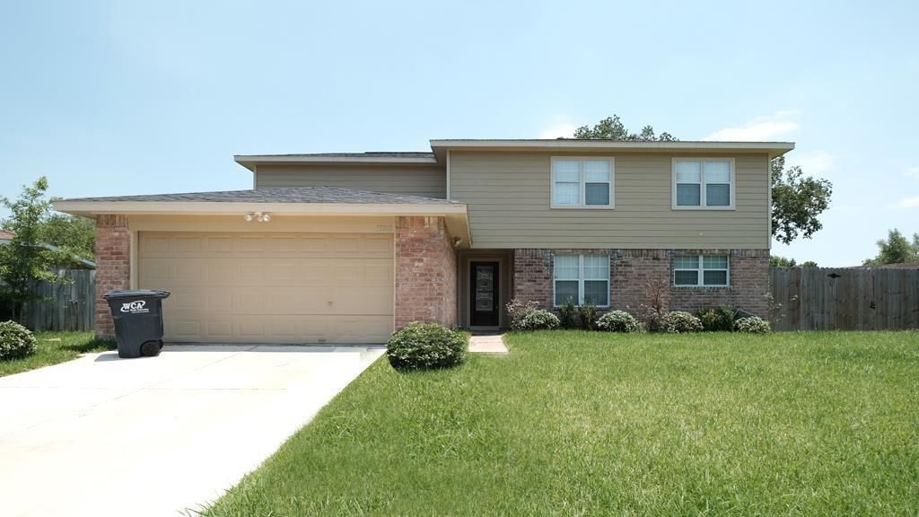 Photo of 13703 Templar Lane, Sugar Land, TX 77498 (MLS # 75681223)