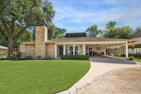 Photo of 1 Champions Colony E, Houston, TX 77069 (MLS # 21293884)