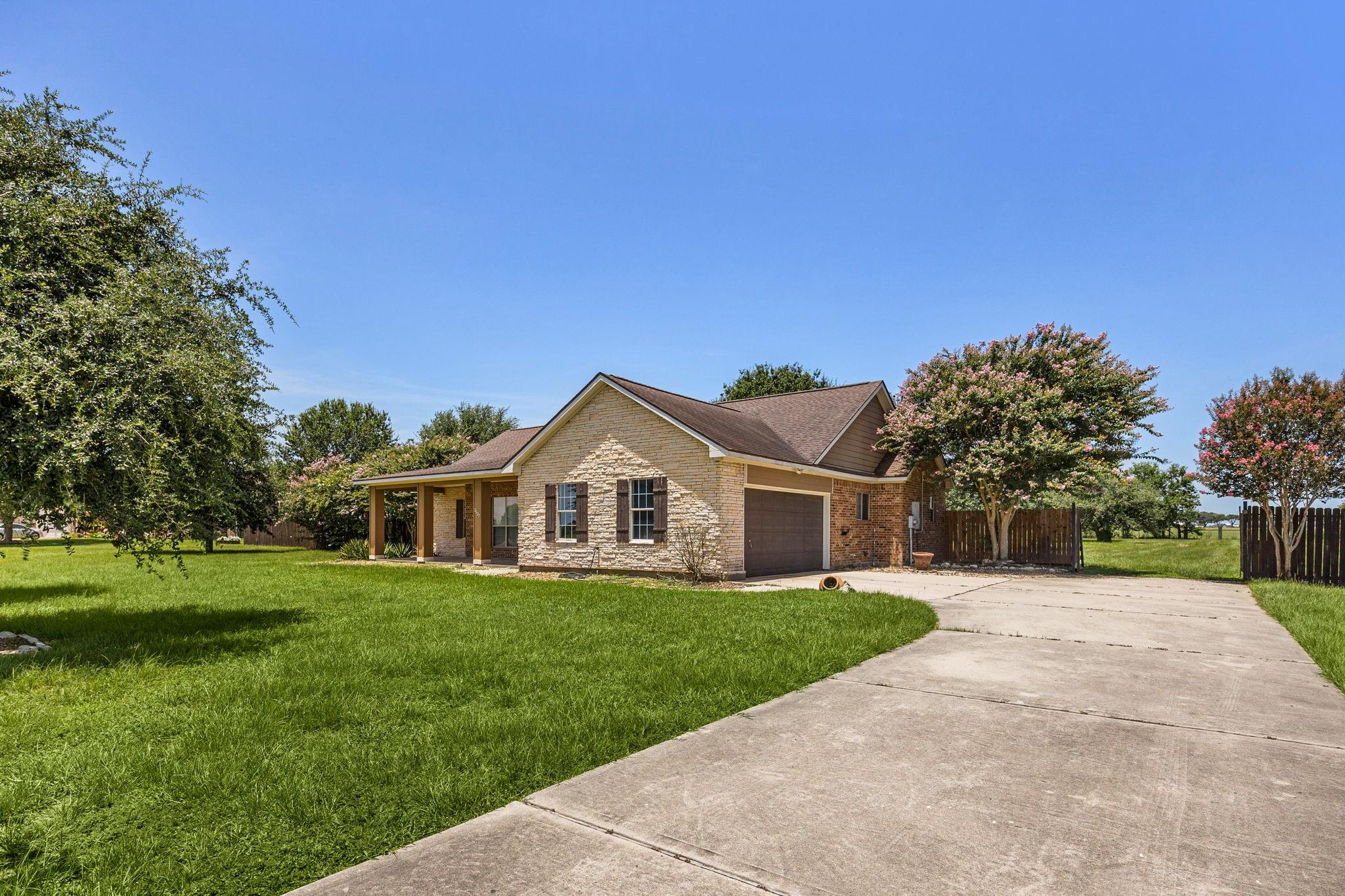 2527 Settlers Way Drive