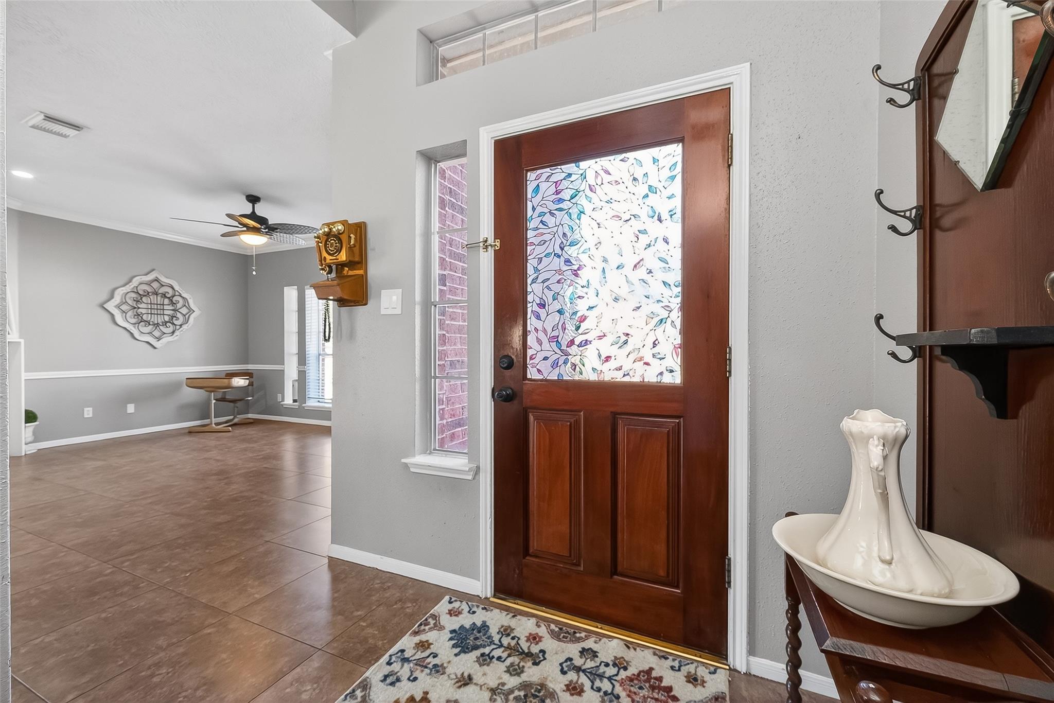 915 Highland Woods Dr