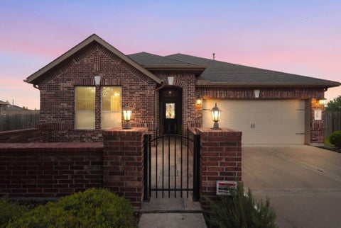 Photo of 3927 Kellys Falls Lane, Katy, TX 77494 (MLS # 13963618)