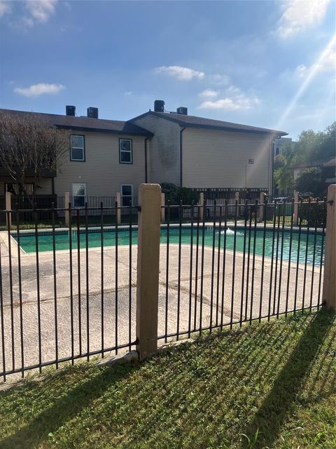 6161 Reims Road 1206 Houston TX 77036