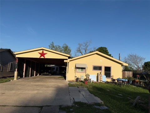 Photo of 921 Francis Drive, Pasadena, TX 77506 (MLS # 98307939)