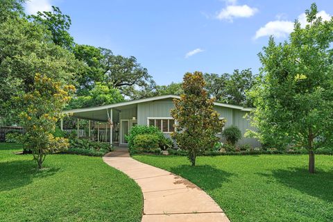 Photo of 1908 Milam Street, Columbus, TX 78934 (MLS # 36183092) Photo of 1908 Milam Street, Columbus, TX 78934 (MLS # 36183092)