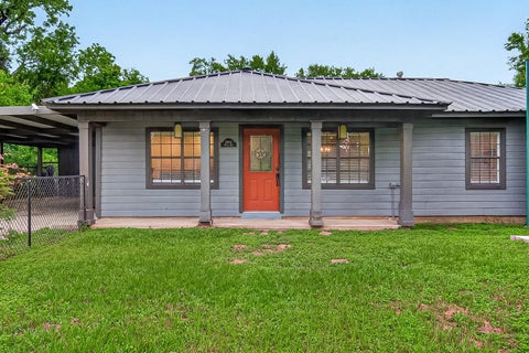 Homes For Sale - 2012 White Oak Drive<br/> Montgomery County, Conroe, TX 77304