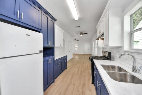 Tiny photo for 7045 Avenue E, Houston, TX 77011 (MLS # 95052431)