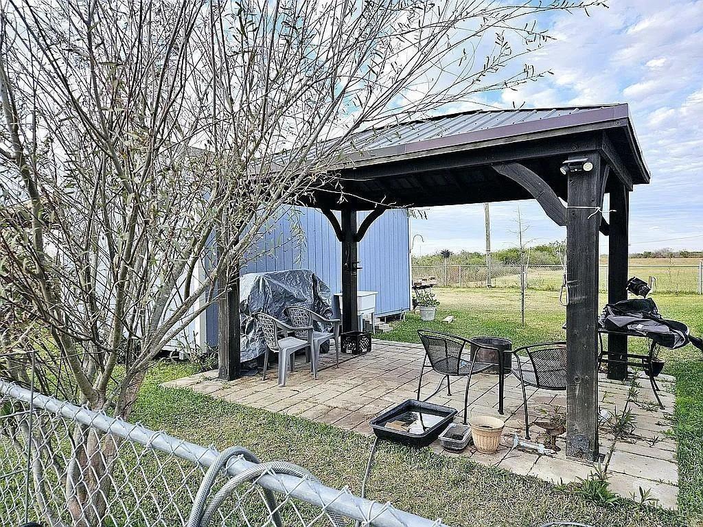 98 Dog Fish Drive