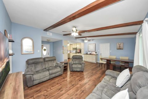 Photo of 1405 Avenue G, Danbury, TX 77534 (MLS # 58187554)