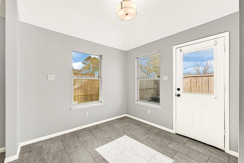 Tiny photo for 5318 Champions Way Lane, Houston, TX 77066 (MLS # 21019281)