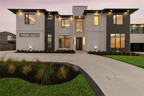 Photo of 23107 Vista De Tres Lagos Drive, Spring, TX 77389 (MLS # 7056431)