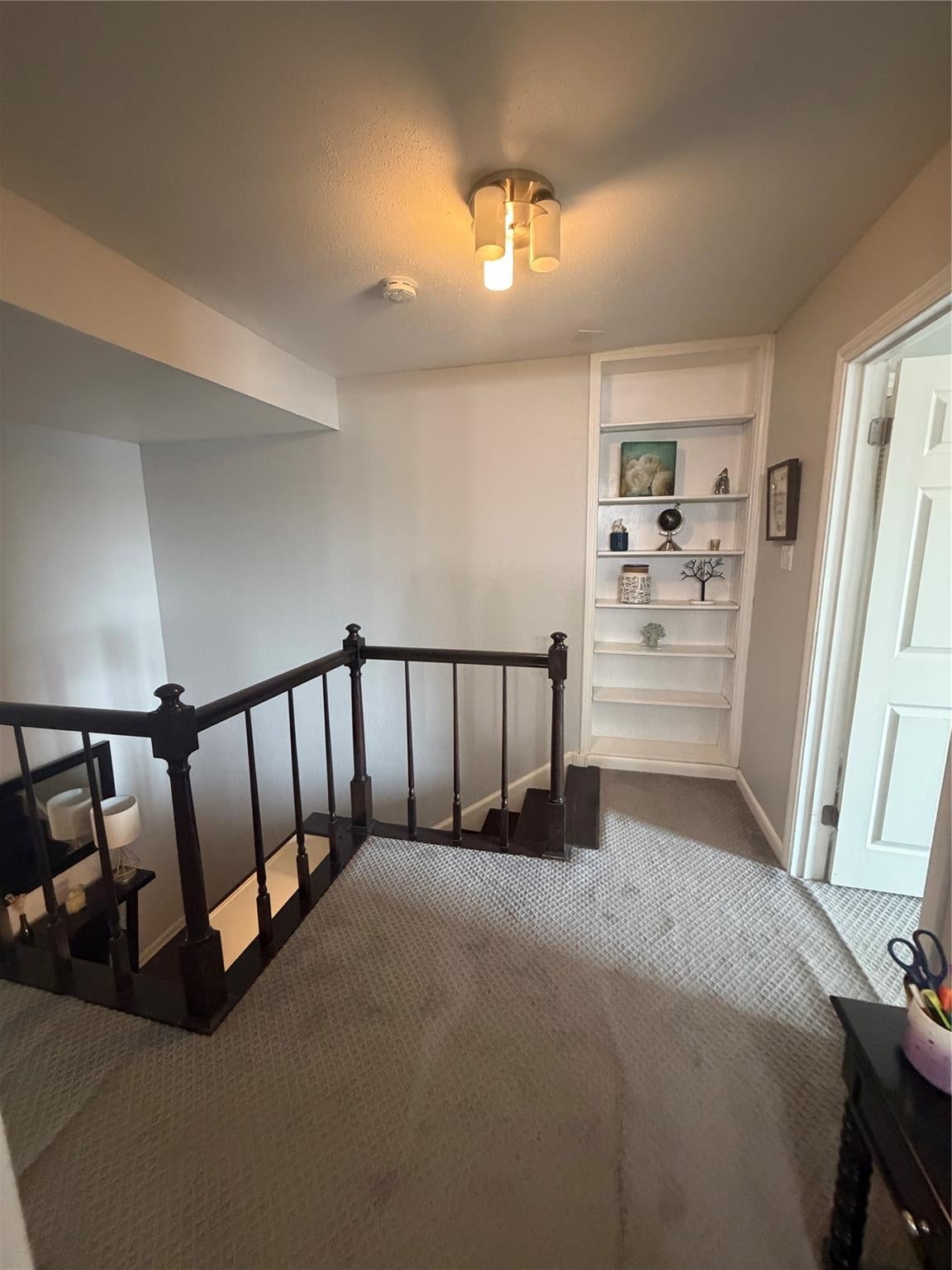 702 N Holiday Drive 3