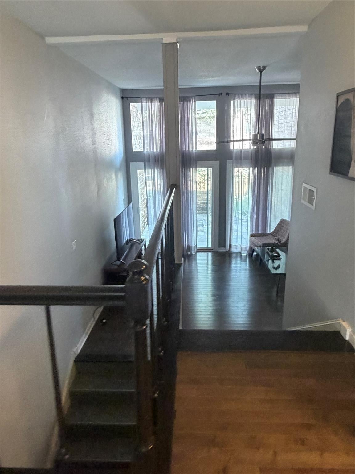 702 N Holiday Drive 3