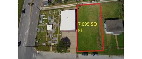 Photo of 6006 Avenue T, Galveston, TX 77551 (MLS # 54036035)